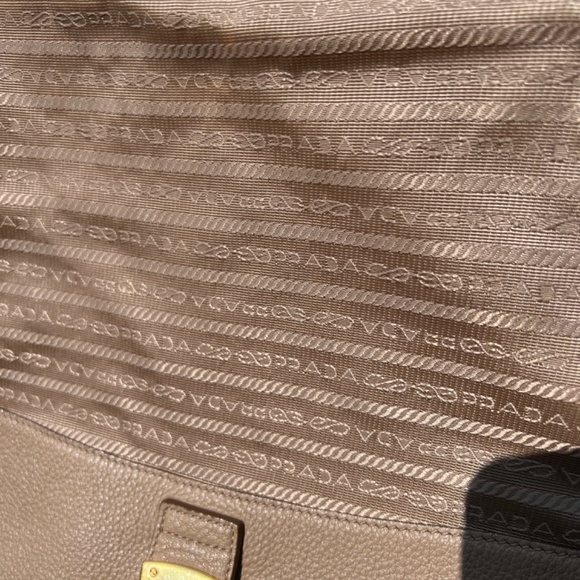 Prada Vitello Pebbles Leather crossbody in Camel color - Picture 5 of 13